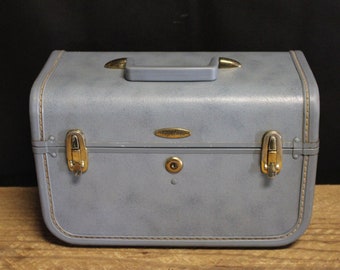 Vintage Blue Taperlite Train Case | Vintage Luggage | Carry on Bag