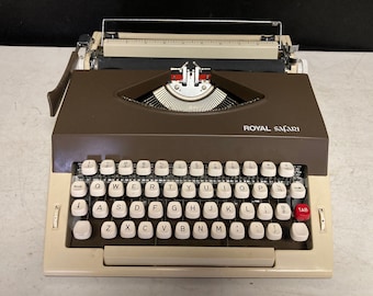 Vintage Royal Safari Typewriter with Case