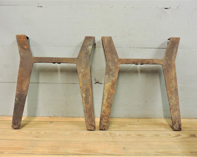 Pair of Vintage Cast Iron Legs 16.5 Tall Etsy