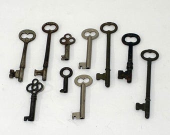 10 llaves antiguas / llaves maestras / piezas para arte o joyería