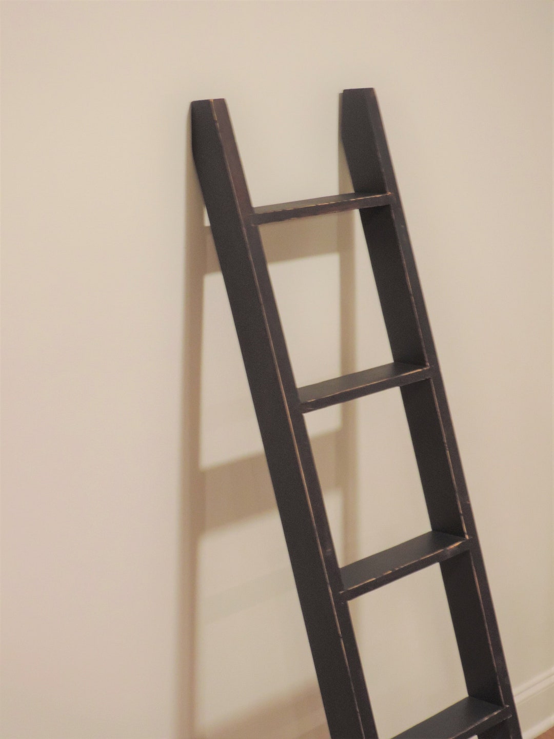 Distressed Wooden 5 Ft Ladder Blanket Holder Quilt Rack Store