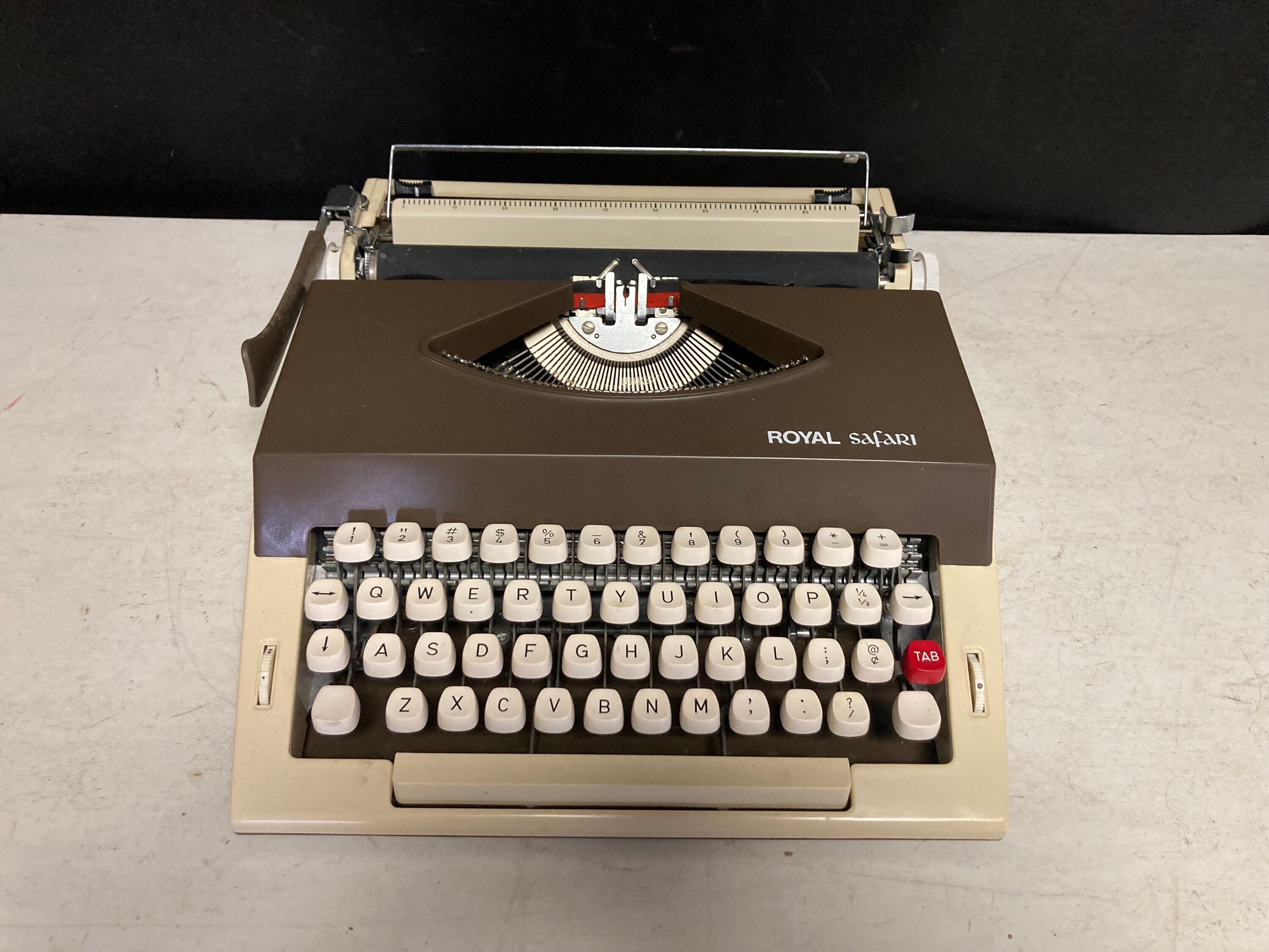 Vintage Royal Safari Typewriter With Case - Etsy India