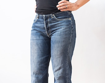 Levi&#39;s 501 Vintage 2000s Light Straight Leg Jeans / Button Fly / Vintage / Made in USA / W28 L34 / Denim / Retro Style / Great Condition