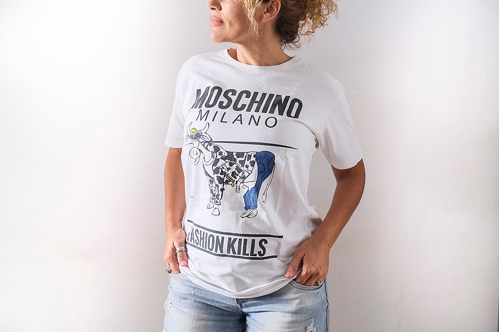 Moschino Milano fashion luxury vintage t shirt taglia M ragazza donna tshirt made in italy marchio originale stampa mucca Moschino tshirt Etsy Italia