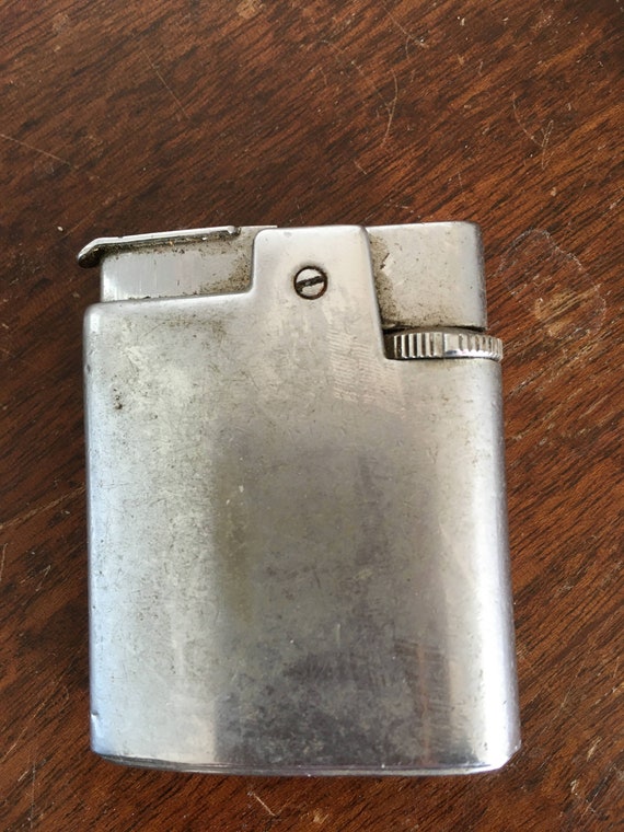 Sold at Auction: VINTAGE LOT OF 5 LIGHTERS RONSON ZIPPO KOREA