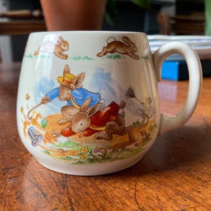 Tazza Bunnykins ~ Tazza vintage Royal Doulton ~ Una giornata ventosa c 1954