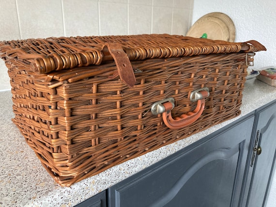 美品　Vintage picnic basket Vintage Picnic Hamper by Optima Was a 21st Birthday Gift C 1930