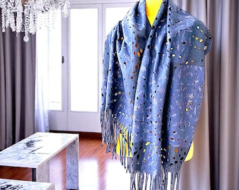 Sciarpa unica in lana infeltrita blu – Sciarpa in lana merino realizzata a mano, design boho – Accessorio artistico leggero