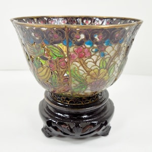 Chinese Cloisonne And Plique-a-jour Technique Bowl Wood Display Stand Base Open Work Brass Frame Translucent Stained Glass Design Enamel NIB
