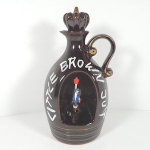 Little Brown Jug Decanter Motion Rotating Tipsey Man On Lamp Post Music Box Ceramic Brow Glaze Ceramic Cork Stopper Handle Pitcher Carafe