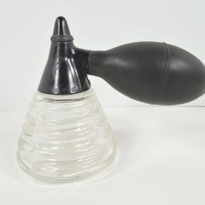 DeVilbiss No 121 Art Deco Black Ball Pump Atomizer Ribbed Beehive Shape Glass Perfume Bottle Multi Purpose Hair Lotions Emulsions Spray Pump