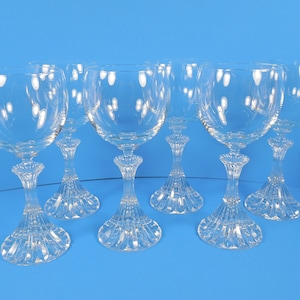 Diamond Cut Crystal Stemmed Wine Glasses Goblets Set Of Six 6 Ribbed Tapered Pedestal Stem Diamond Cut Starburst Design Base 6 ozs. Ounces