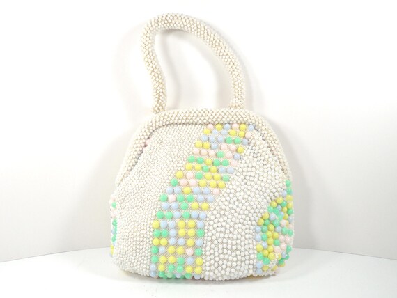 Mid Century 50s 60s White Seed Beads Pastel Blue Pink Yellow Green Beads Hand Beaded Gold Kiss Lock Closure Purse Handbag Beaded Top Handle