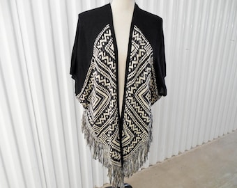 One World New Wave Kimono Cardigan Size L Large Acrylic Knit Aztec Southwestern Geometric Pattern Fringe Hemline Open Front Draped Design