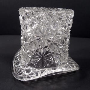 Fenton Clear Glass Daisy And Button Pattern Art Glass Top Hat Figurine Vase Holder Art Nouveau Victorian Miniature Men's Top Hat Design
