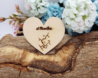 1 MONTH Breastfeeding milestone magnet GLITTER boobie milestone award new mum gift chestfeeding cute wooden engraved heart