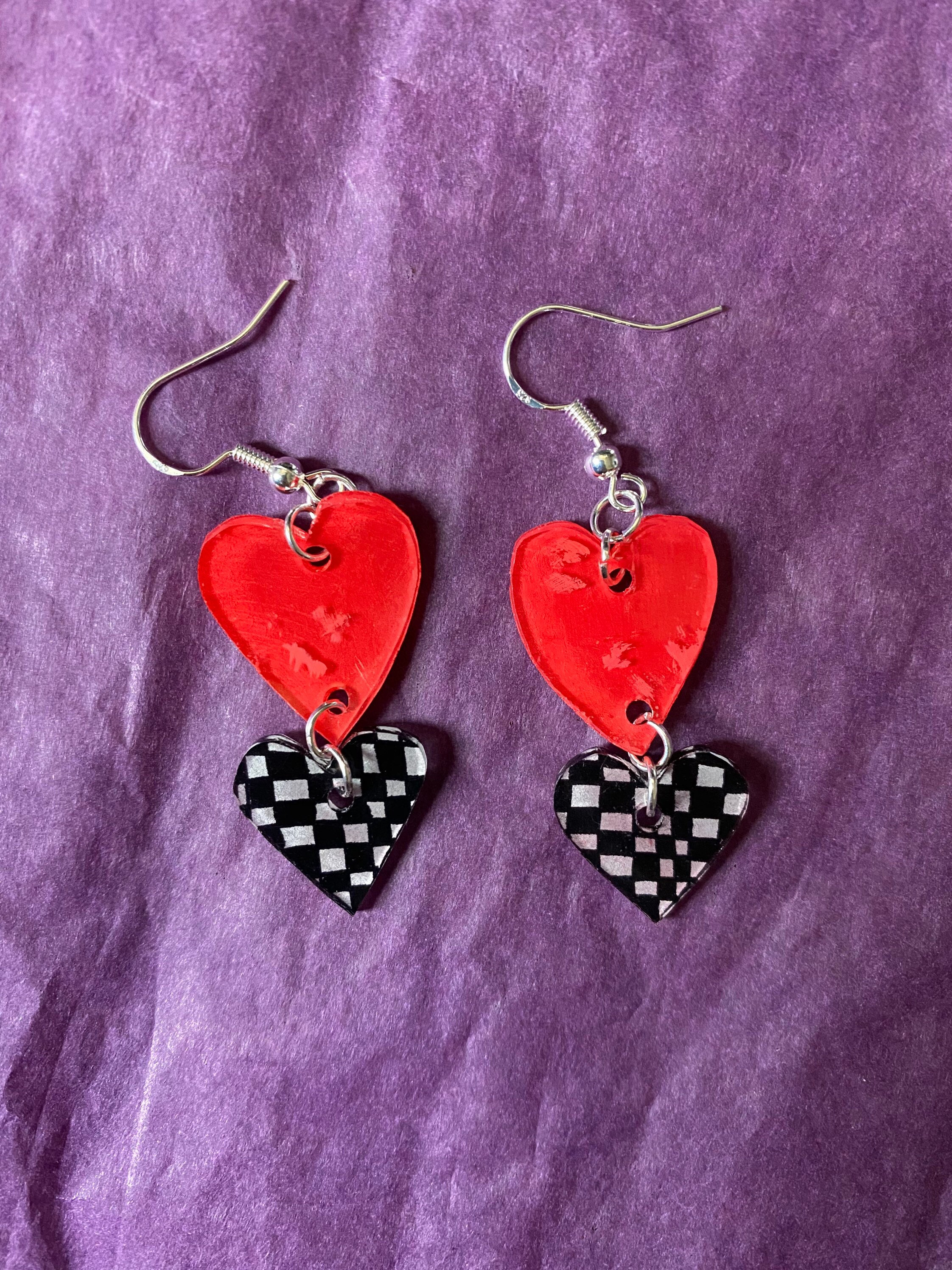 plastic shrink Heart earrings in crazy plastic plastic pink and red