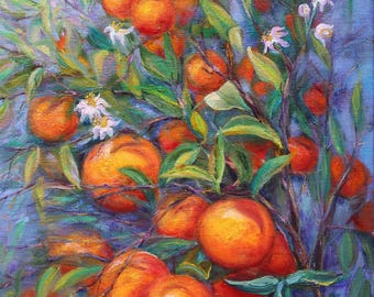 Könnte beinhalten: Ölgemälde eines Zitrusbaums voller reifer, oranger Früchte. Die Äste des Baumes sind mit grünen Blättern und kleinen weißen Blüten vor blauem Hintergrund gefüllt. Das Kunstwerk fängt die lebendigen Farben und Texturen des Obstgartens ein.
