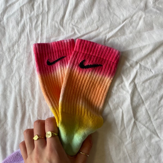 Nike Pride Regenbogen Batik Socken