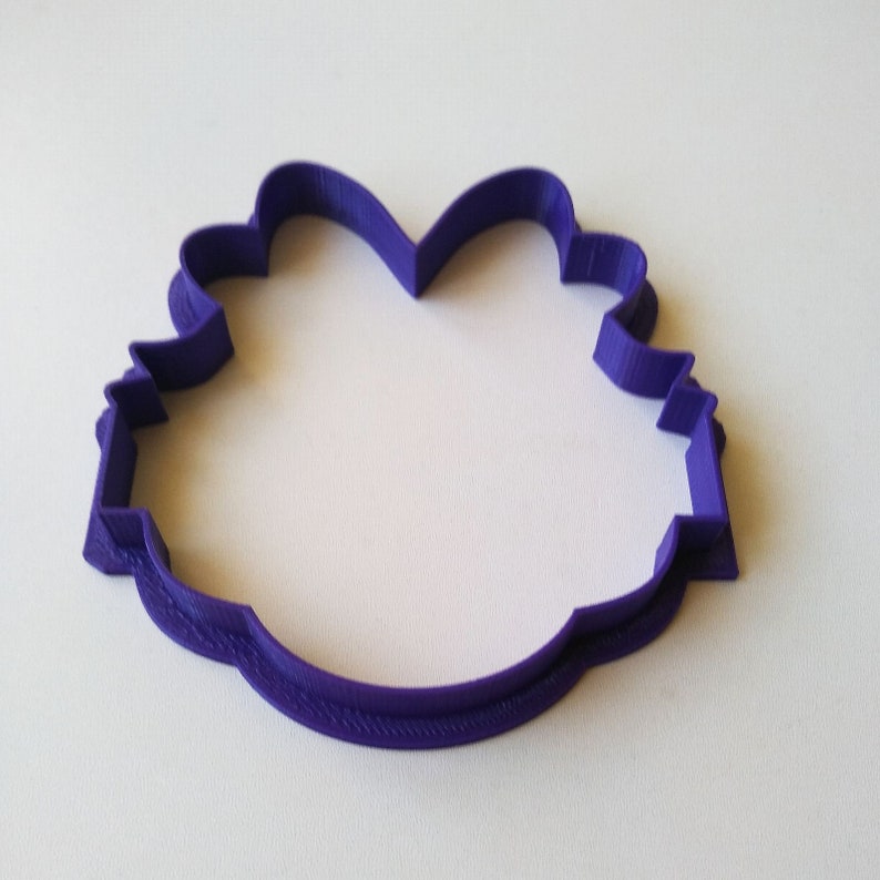 Frame with bow cookie cutter stamp for amazing party event Great for cookies biscuits or gingerbread easy to use and sturdy