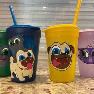 Hündchen Freunde inspiriert personalisierte Kindertasse