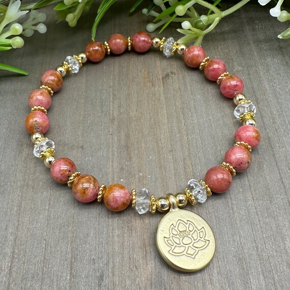 Yellow Quartz and Wood Bead Stretch Bracelet 7 inches Yellow Quartz and Wood Bead Stretch Bracelet 7 inches