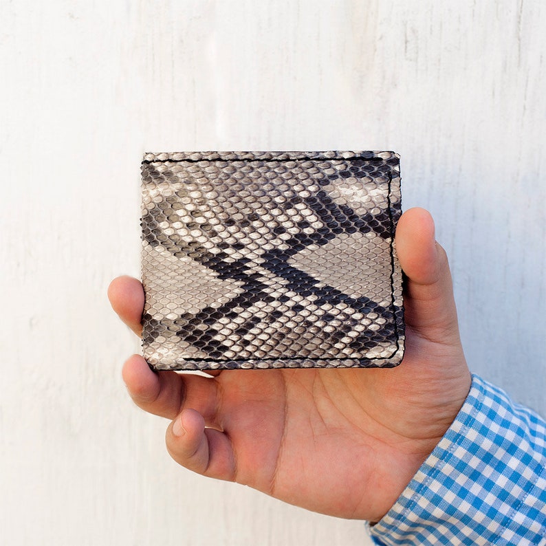 Unique Python leather wallet with luxurious look an high quality.