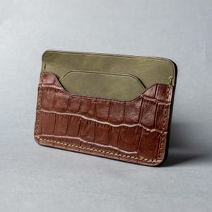 Minimalist Leather Wallet – Compact Card Holder for Men & Women – Slim Leather Wallet