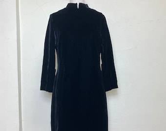 Sz. M 1960's Black Velvet Dress