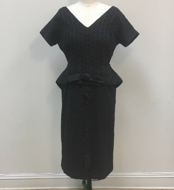 Sz. L 1950's Black Eyelet Wiggle Dress - image 1