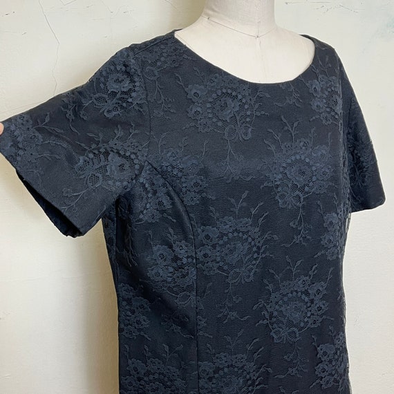 Sz. XL 1960's Black Lace Sheath Dress - image 9