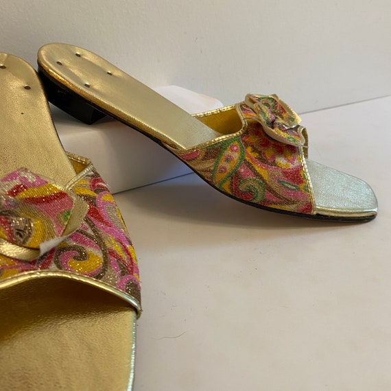 Sz. 10 1960's Metalic Gold & Paisley House Slippe… - image 6