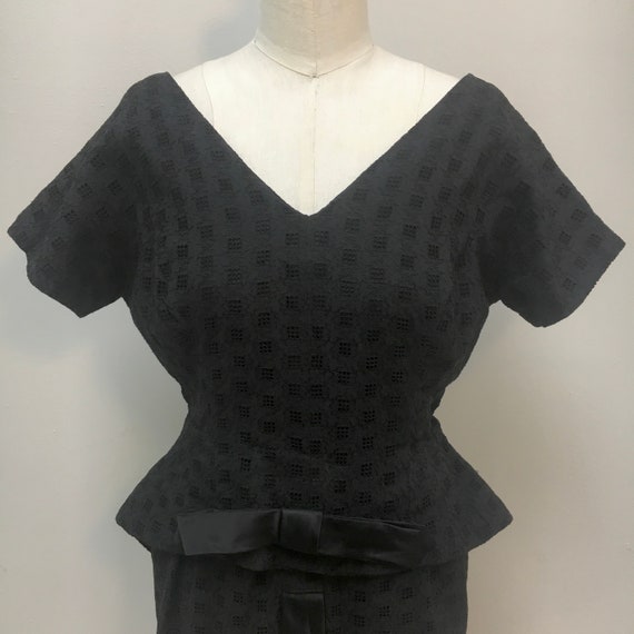 Sz. L 1950's Black Eyelet Wiggle Dress - image 2