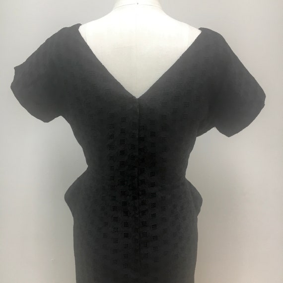 Sz. L 1950's Black Eyelet Wiggle Dress - image 5