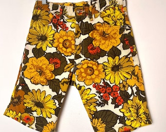 Sz. S 1960's Flower Power Denim Shorts "Golden T"