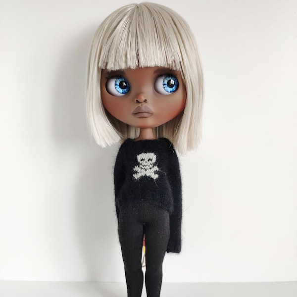 Luxurious knitted black angora sweater with embroidered skull for Blythe Creepy cute clothes