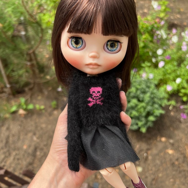 Luxurious black angora sweater with embroidered pink skull for Blythe Creepy cute goth clothes extra fuzzy