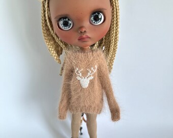 Angora Blythe Doll Dress: Fuzzy Beige Deer Sweater, Extra Long Sleeves