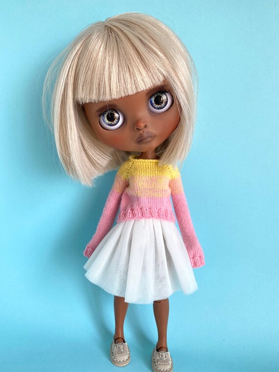 Yellow pink sweater with extra long sleeves for Blythe doll Pullover jumper