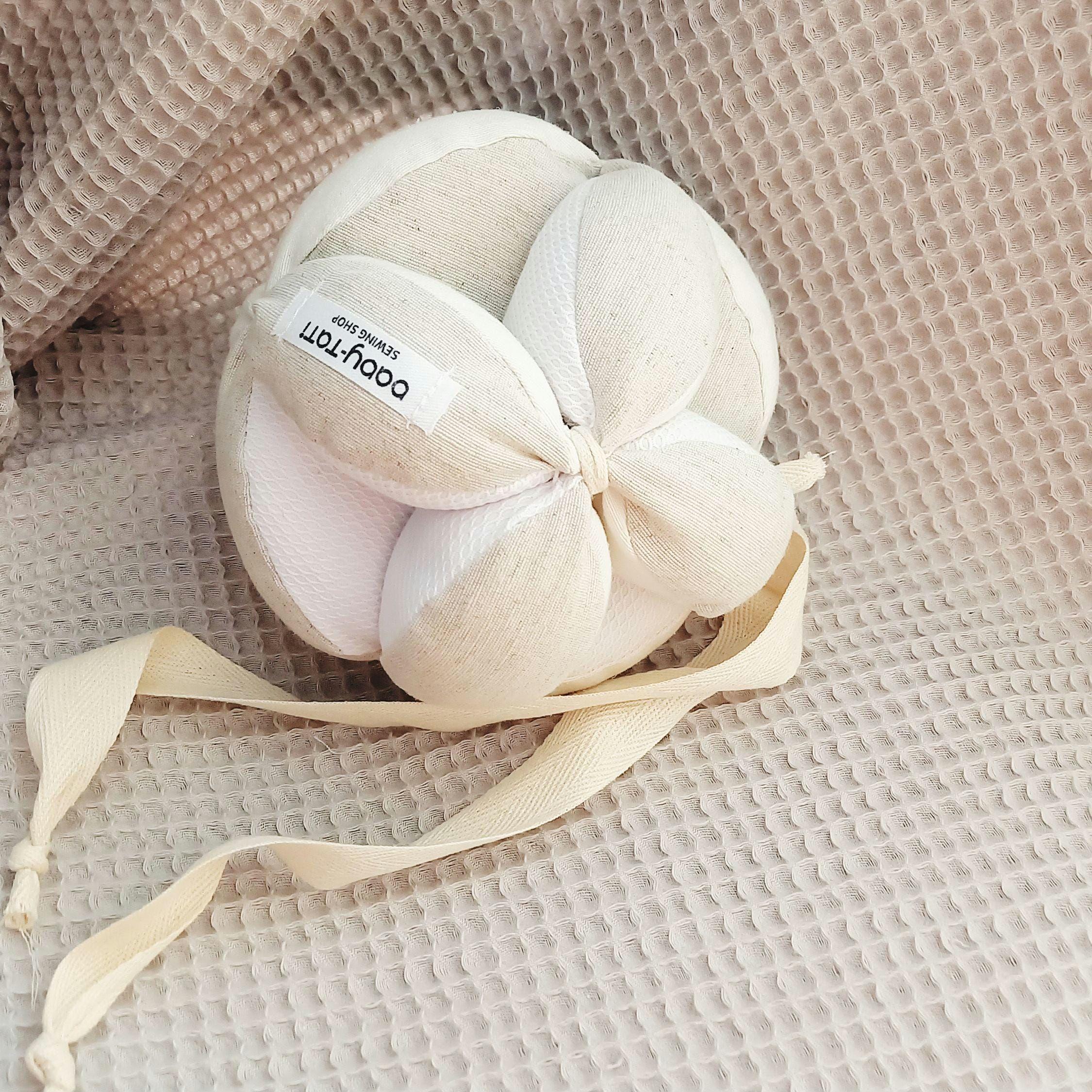 Montessori sensory takane ball for baby, grasping puzzle toy for newborn, gender neutral baby shower gift, unisex sensory rattle toy gift