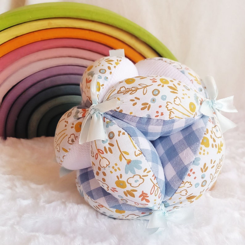 Montessori bal voor nieuwe baby, puzzelballen zintuiglijk speelgoed, zachte clutch babybal, handoogcoördinatiespeelgoed, babyshowercadeau voor pasgeboren afbeelding 5