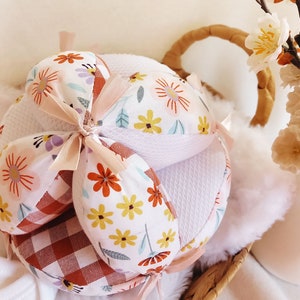 Montessori sensory ball, soft rattle toy for babies, educational hand-eye coordination and motor skills development, flower baby shower gift
