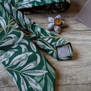 Green Tropical Leaves Handmade Tie, Slim Tie, Handmade Tie, Men Ties, Groomsmen necktie, Made in Italy, Cotton image 4