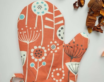 Orange Floral Oven Mitt: Scandinavian Heat-Resistant Kitchen Decor