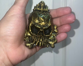 Golden skull refrigerator magnet hand painted
