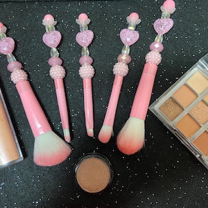 Set of 5 Pink Beaded Makeup Brushes