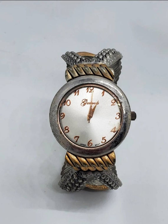Lot Of 8 Vintage Women's Watches Slava Bulova Gue… - image 2