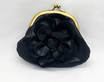 Vintage Lulu Kiss Lock Coin Purse Black Gold PVC Floral 5 x 4.5"