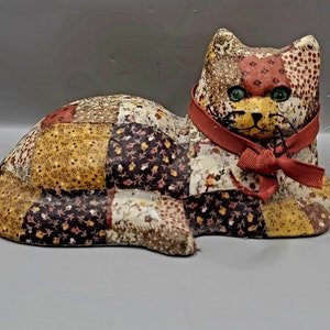 Vintage Quilt Cat Patchwork Fabric Mache Cat Figurine Rustic Boho 6.5" READ