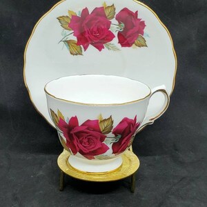 Vintage Royal Vale Tecup And Saucer Set Bone China Made In England Gold Trim